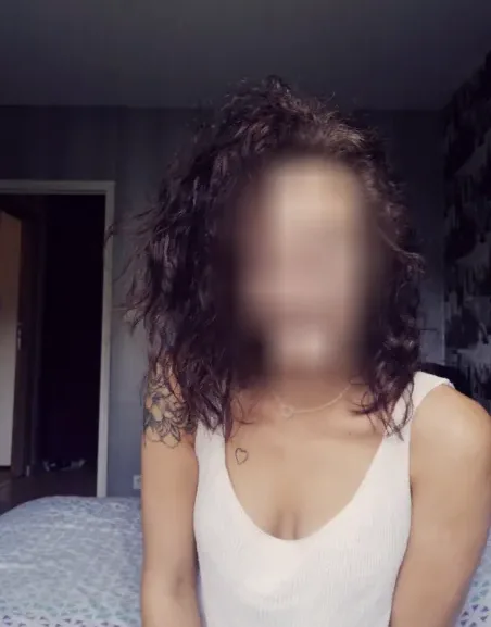 Claudia, 30
