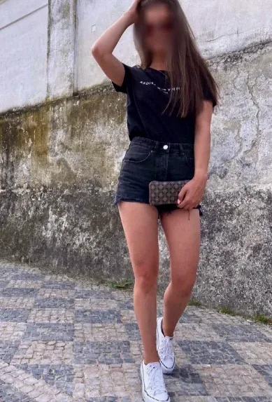 Emma, 33