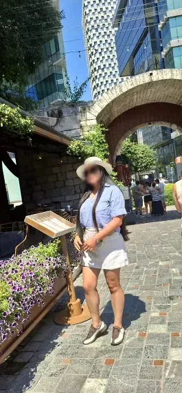 Jacqueline, 35