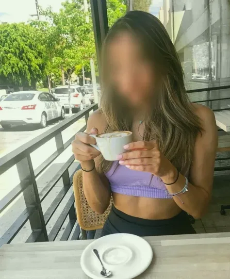 Hannah, 32